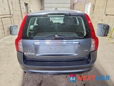 Zdjęcie 6 z 13 samochodu: 2010 VOLVO V50 2.4I VIN:YV1382MW3A2533962 - miniatura