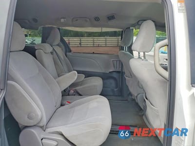 Zdjęcie 11 z 13 samochodu: 2015 TOYOTA SIENNA LE VIN:5TDKK3DCXFS560235 - miniatura