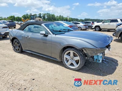 Czwarte zdjęcie samochodu z boku: 2026 FORD MUSTANG VIN:1FAGP8UHXT5118482 - miniatura