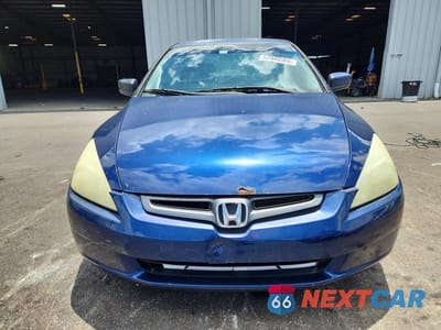 Piąte zdjęcie samochodu w środku: 2003 HONDA ACCORD LX VIN:1HGCM56353A028571 - miniatura
