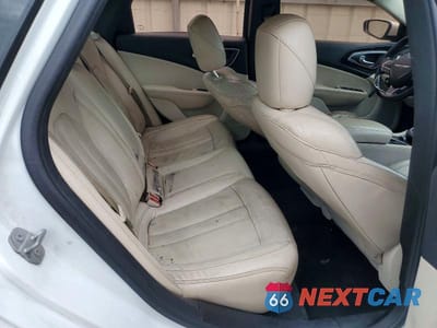 Zdjęcie 10 z 12 samochodu: 2015 CHRYSLER 200 C VIN:1C3CCCCB2FN629181 - miniatura