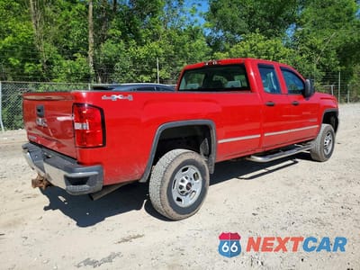 Trzecie zdjęcie samochodu z tyłu: 2015 GMC SIERRA K2500 HEAVY DUTY VIN:1GT22XEG4FZ125590 - miniatura