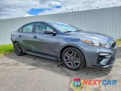 Czwarte zdjęcie samochodu z boku: 2021 KIA FORTE GT LINE VIN:3KPF34AD0ME297133 - miniatura