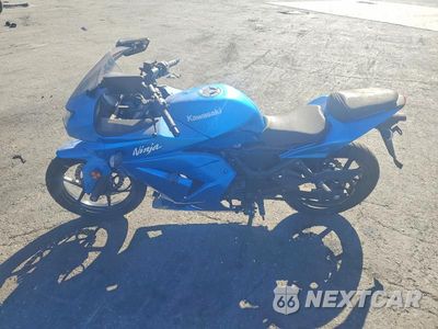 Trzecie zdjęcie samochodu z tyłu: 2010 KAWASAKI EX250 J VIN:JKAEXMJ16ADA71629 - miniatura