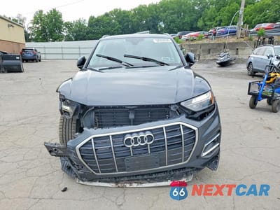 Piąte zdjęcie samochodu w środku: 2021 AUDI Q5 PREMIUM VIN:WA1AAAFY7M2019220 - miniatura