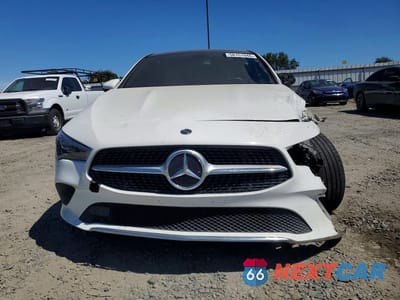Piąte zdjęcie samochodu w środku: 2020 MERCEDES-BENZ CLA 250 VIN:W1K5J4GBXLN100671 - miniatura