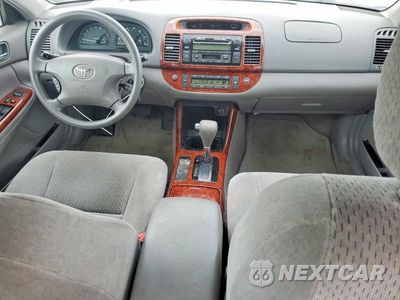 Zdjęcie 8 z 12 samochodu: 2004 TOYOTA CAMRY XLE VIN:4T1BE32K44U361560 - miniatura