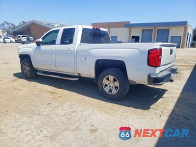 Drugie zdjęcie samochodu z przodu: 2018 CHEVROLET SILVERADO C1500 LT VIN:1GCRCREC1JZ251483 - miniatura