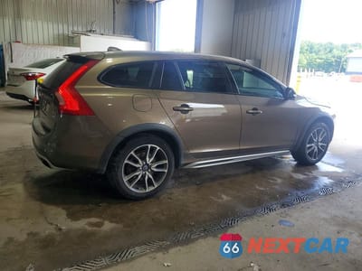Trzecie zdjęcie samochodu z tyłu: 2016 VOLVO V60 CROSS COUNTRY PREMIER VIN:YV4612HKXG1012232 - miniatura