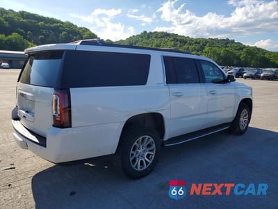 Trzecie zdjęcie samochodu z tyłu: 2020 GMC YUKON XL K1500 SLE VIN:1GKS2FKC8LR287752 - miniatura