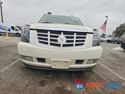Piąte zdjęcie samochodu w środku: 2009 CADILLAC ESCALADE VIN:1GYFC13239R222281 - miniatura