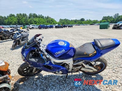 Trzecie zdjęcie samochodu z tyłu: 2000 YAMAHA YZFR6 L VIN:JYARJ04E2YA005261 - miniatura