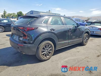 Trzecie zdjęcie samochodu z tyłu: 2023 MAZDA CX-30 SELECT SPORT VIN:3MVDMBAMXPM582701 - miniatura
