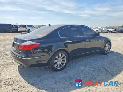 Trzecie zdjęcie samochodu z tyłu: 2010 HYUNDAI GENESIS 3.8L VIN:KMHGC4DE7AU073990 - miniatura