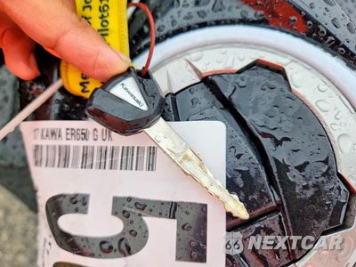 Zdjęcie 8 z 9 samochodu: 2017 KAWASAKI ER650 G VIN:JKAEREG13HDA01183 - miniatura