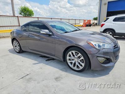 Czwarte zdjęcie samochodu z boku: 2013 HYUNDAI GENESIS COUPE 3.8L VIN:KMHHU6KJ6DU100050 - miniatura