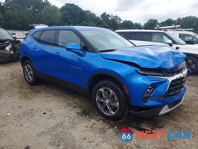 Czwarte zdjęcie samochodu z boku: 2026 CHEVROLET BLAZER 2LT VIN:3GNKBCR46TS142559 - miniatura