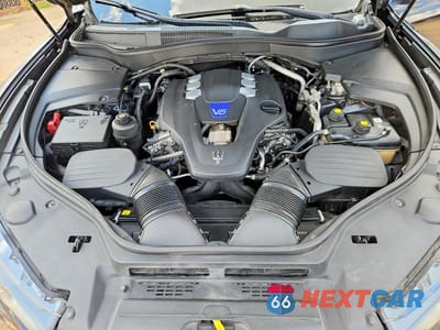 Zdjęcie 12 z 13 samochodu: 2017 MASERATI LEVANTE S LUXURY VIN:ZN661YUL1HX241268 - miniatura