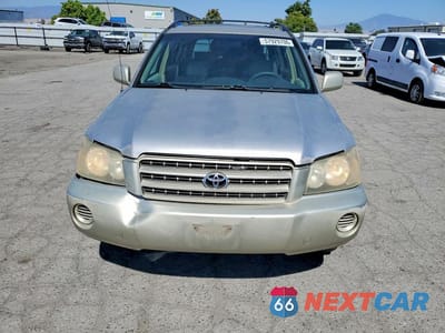 Piąte zdjęcie samochodu w środku: 2002 TOYOTA HIGHLANDER LIMITED VIN:JTEGF21AX20048815 - miniatura