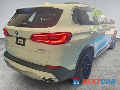 Czwarte zdjęcie samochodu z boku: 2019 BMW X5 XDRIVE40I VIN:5UXCR6C50KLL11909 - miniatura