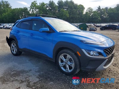 Czwarte zdjęcie samochodu z boku: 2022 HYUNDAI KONA SEL VIN:KM8K3CAB4NU786284 - miniatura