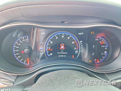 Zdjęcie 9 z 13 samochodu: 2021 JEEP GRAND CHEROKEE TRACKHAWK VIN:1C4RJFN93MC605875 - miniatura