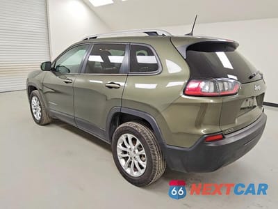 Drugie zdjęcie samochodu z przodu: 2021 JEEP CHEROKEE LATITUDE VIN:1C4PJLCB5MD134396 - miniatura