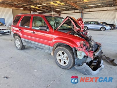 Czwarte zdjęcie samochodu z boku: 2005 FORD ESCAPE XLT VIN:1FMYU93195DA04835 - miniatura