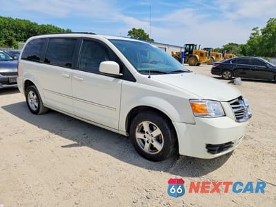 Czwarte zdjęcie samochodu z boku: 2010 DODGE GRAND CARAVAN SXT VIN:2D4RN5D1XAR121413 - miniatura
