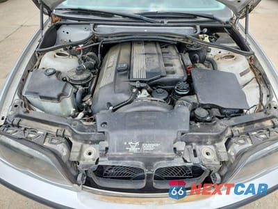 Zdjęcie 11 z 12 samochodu: 2004 BMW 325 I VIN:WBAEV33404KR27451 - miniatura