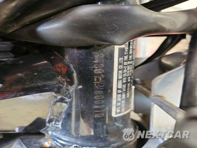 Zdjęcie 9 z 9 samochodu: 2000 HONDA VF750 C VIN:JH2RC4307YM600110 - miniatura