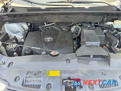 Zdjęcie 7 z 12 samochodu: 2018 TOYOTA HIGHLANDER LE VIN:5TDBZRFH1JS833126 - miniatura
