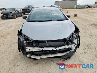 Piąte zdjęcie samochodu w środku: 2026 TOYOTA PRIUS LE VIN:JTDACAAU7T3072237 - miniatura