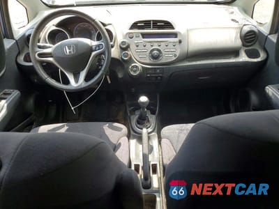 Zdjęcie 8 z 12 samochodu: 2011 HONDA FIT SPORT VIN:JHMGE8G56BC021094 - miniatura