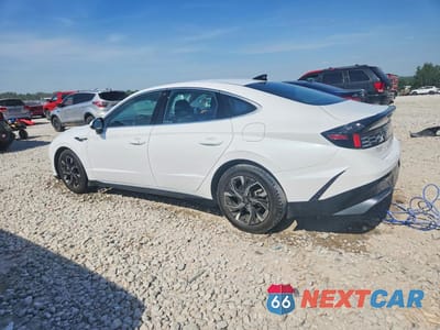 Drugie zdjęcie samochodu z przodu: 2025 HYUNDAI SONATA SEL VIN:KMHL64JA1SA441879 - miniatura