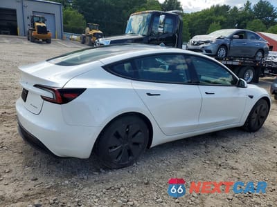 Trzecie zdjęcie samochodu z tyłu: 2024 TESLA MODEL 3 VIN:5YJ3E1EB1RF846988 - miniatura