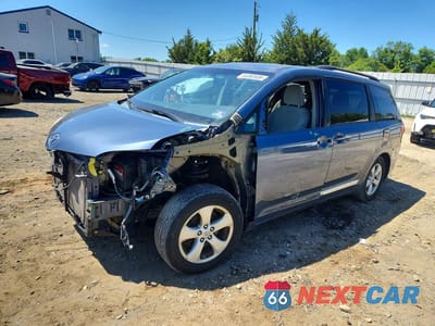 2015 TOYOTA SIENNA LE 5TDKK3DC4FS580898 - główne zdjęcie licytacji z USA - miniatura