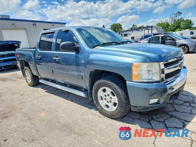 Czwarte zdjęcie samochodu z boku: 2008 CHEVROLET SILVERADO K1500 VIN:3GCEK13378G121627 - miniatura