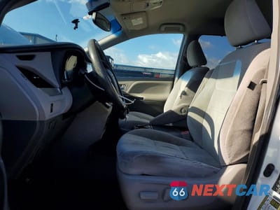 Zdjęcie 7 z 13 samochodu: 2015 TOYOTA SIENNA LE VIN:5TDKK3DC3FS611879 - miniatura