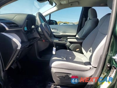 Zdjęcie 7 z 13 samochodu: 2025 TOYOTA SIENNA LE VIN:5TDKRKEC2SS270022 - miniatura