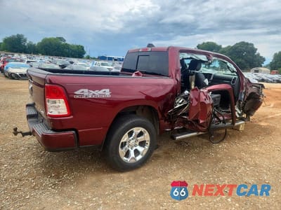 Czwarte zdjęcie samochodu z boku: 2020 RAM 1500 BIG HORN VIN:1C6SRFFTXLN159836 - miniatura
