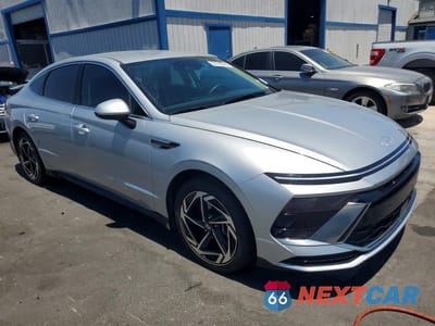 Czwarte zdjęcie samochodu z boku: 2026 HYUNDAI SONATA SEL VIN:KMHL64JA6TA539873 - miniatura