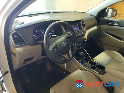 Zdjęcie 8 z 13 samochodu: 2016 HYUNDAI TUCSON SE VIN:KM8J3CA47GU065408 - miniatura