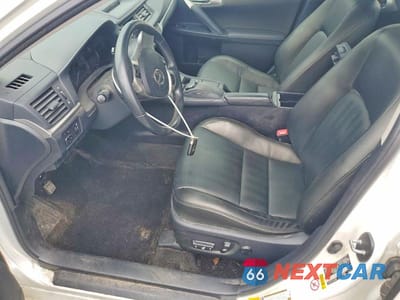 Zdjęcie 7 z 12 samochodu: 2013 LEXUS CT 200 VIN:JTHKD5BHXD2155399 - miniatura