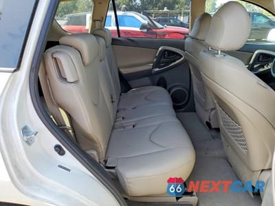 Zdjęcie 11 z 13 samochodu: 2006 TOYOTA RAV4 LIMITED VIN:JTMBD31V365043381 - miniatura