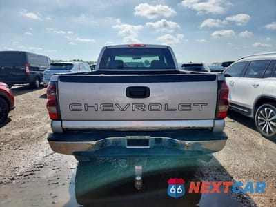 Zdjęcie 6 z 12 samochodu: 2005 CHEVROLET SILVERADO K2500 HEAVY DUTY VIN:1GCHK29U65E206397 - miniatura