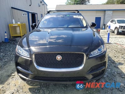 Piąte zdjęcie samochodu w środku: 2017 JAGUAR F-PACE PREMIUM VIN:SADCJ2BV7HA058616 - miniatura