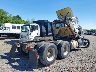 Czwarte zdjęcie samochodu z boku: 2018 FREIGHTLINER CASCADIA 125 SEMI TRUCK VIN:1FUJGEDV1JLJT4298 - miniatura