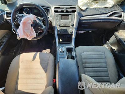 Zdjęcie 8 z 12 samochodu: 2018 FORD FUSION S VIN:3FA6P0G71JR178287 - miniatura