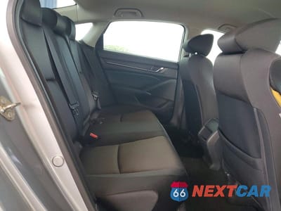 Zdjęcie 10 z 12 samochodu: 2018 HONDA ACCORD LX VIN:1HGCV1F13JA138746 - miniatura